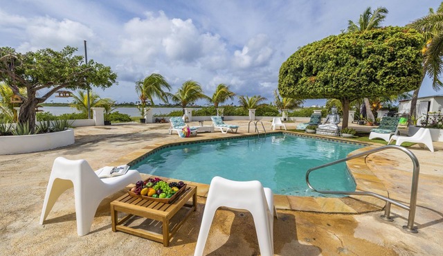 Cozy Studio Great Location Pool Walk 2 Beach