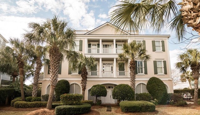 Creek Front Beach House in gated Litchfield by the Sea