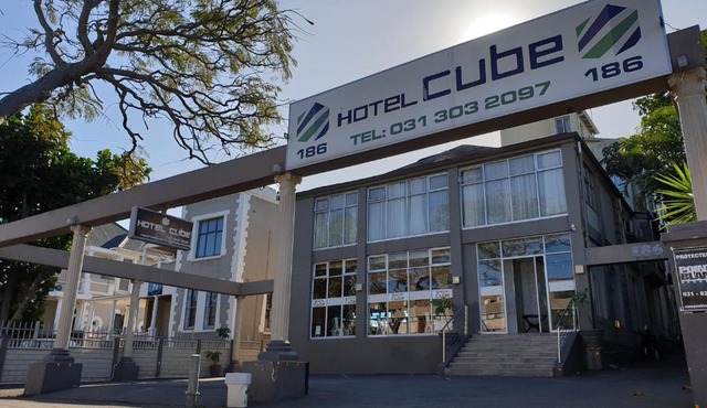 Cube Hotel