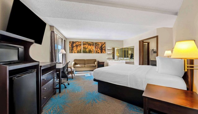 Days Inn by Wyndham Dubuque