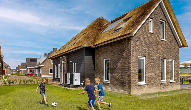 Detached group accommodation for 14 people in Opperdoes