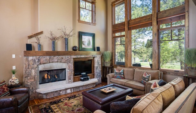 Dog-Friendly Villa, Steps Away From Old Greenwood's Driving Range!