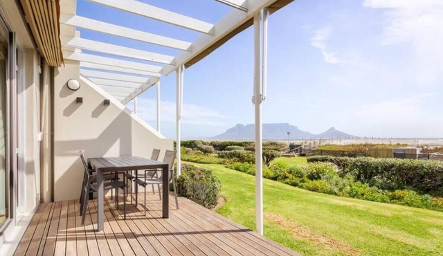 Dolphin Beach cabana Luxury cabana right on the beach in Cape Town