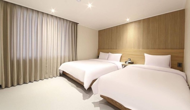 E.BON HOTEL