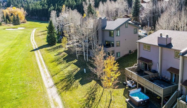 EagleVail Getaway | Ski, Golf & Hot Tub