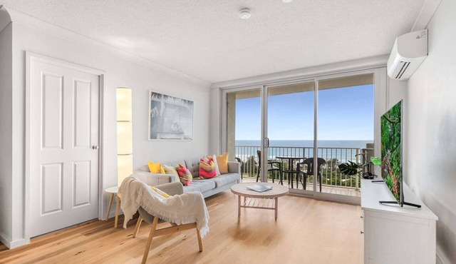 Elouera Beachside Bliss - Beachfront Apartment