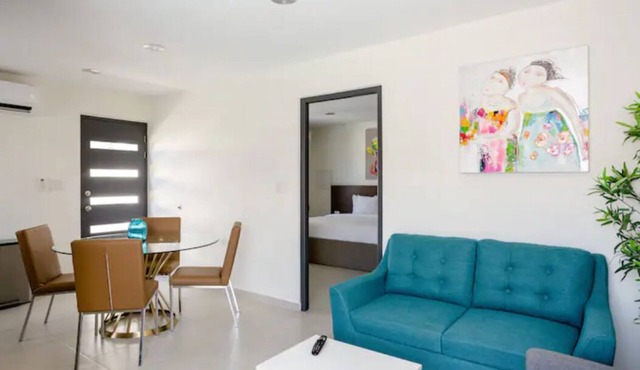 Emerald 1BR APT -#E1 in Noord-Sleeps 2