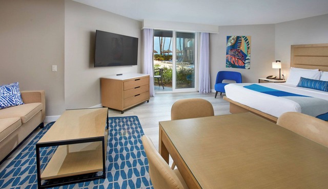 Enjoy Every Moment in This Modern Retreat! Outdoor Pools, Beach, Free Parking!
