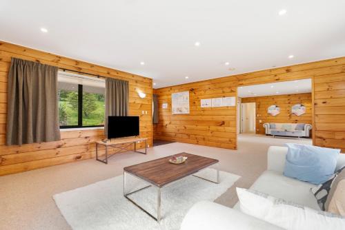 Enjoyable Cozy Life Style Villa in Dairy Flat