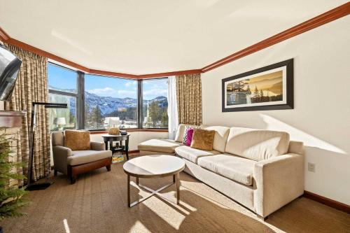 Everline Resort & Spa Palisades-Valley View Suite no resort fee in Olympic Valley