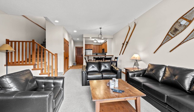 Exceptional multi level 2 bedroom +den townhouse with easy access to nearby runs and lift in Sun Peaks
