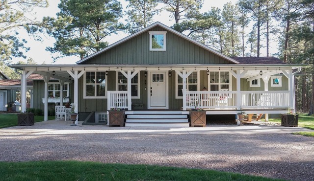Farmhouse Cottage Near Monument And Air Force Academy