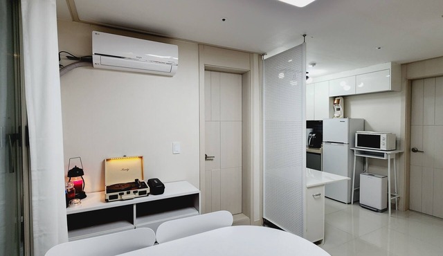 Full option two-room, Exclusive use, public transportation 5 minutes away