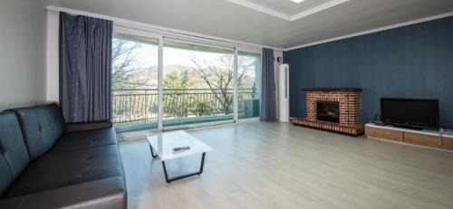 Gold Family Condo & Pet Resort