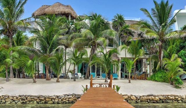 Gorgeous Oceanfront Villa w/Private Pool & Dock in Tulum