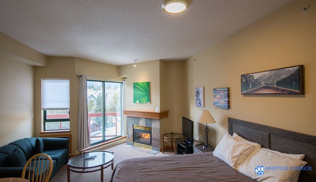 Great Value Village Condo, Close to Everything, Hot Tub Access, Free Parking in Whistler