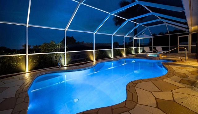 HD Smart TV's, Kayaks, Pool & Spa, WIFI, Gulf Access, E-Dart Board, Bar, Grill