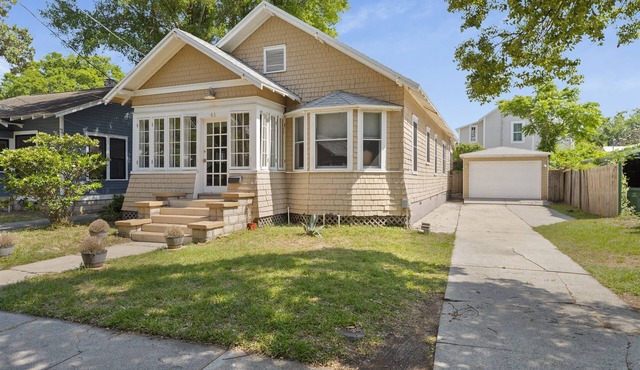 Historic 1918 Bungalow | 7min Walk | Bikes+Pets in St Augustine