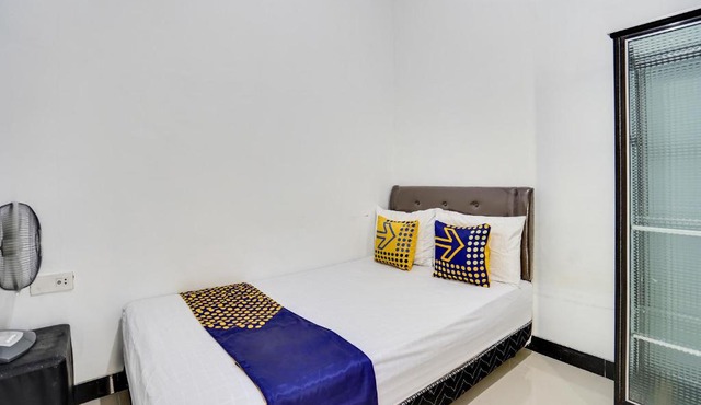 Hotel O Rumah Kost Gresik Syariah in Gresik