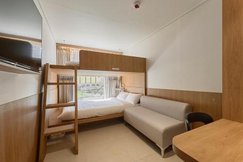 Hotel On You