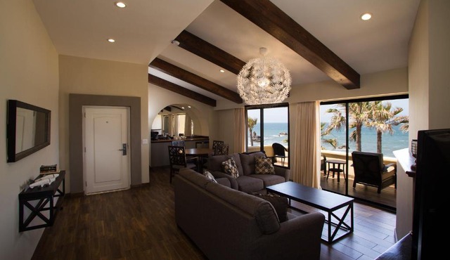 Hotel Punta Morro in Ensenada