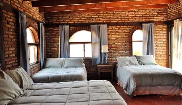Hotel that accommodates 6 people in Ensenada