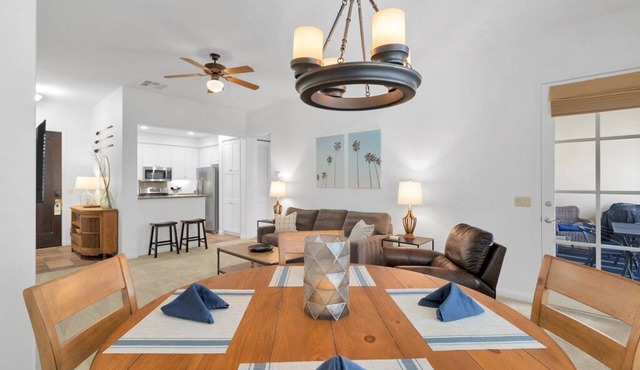 Inviting Villa w/Mountain Views & Private Garage LQ170 LIC-068248