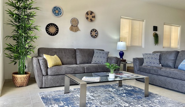 King Bed 2/2 Condo - Newly Furnished - Walk to Beach