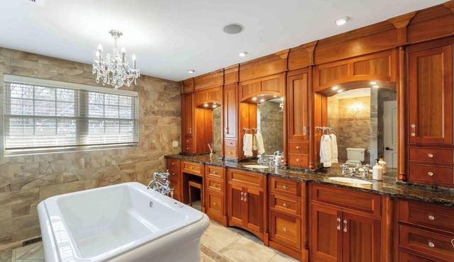 Kingston Private Executive Living Residence
