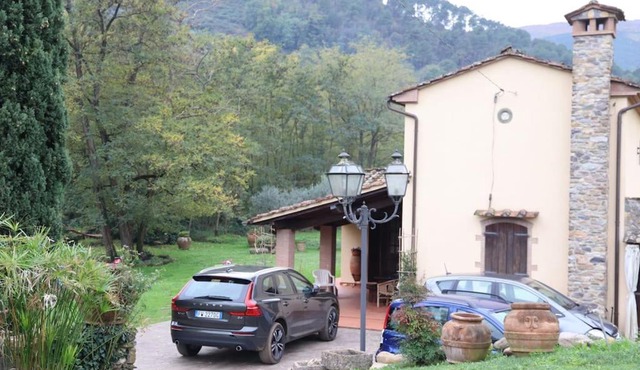 L’Artemisia - Villa con camino sul ruscello in Capannori