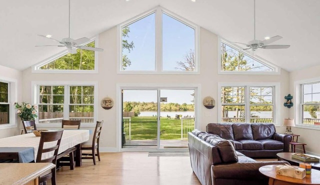 Lakefront Oasis with Dock, Canoe, and Fire Pit in Pullman