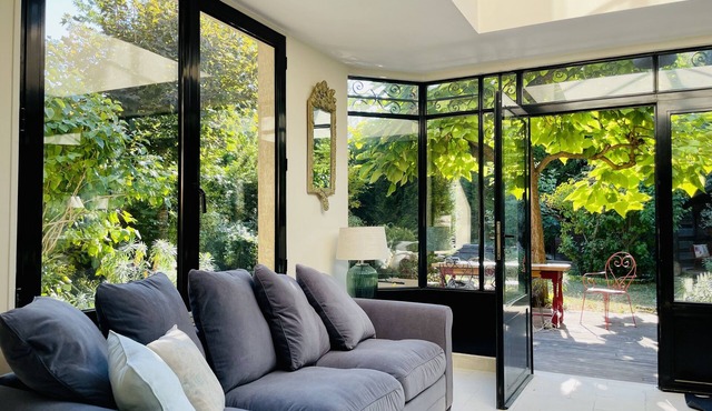 Large 19th century family home with garden in Vitry-sur-Seine