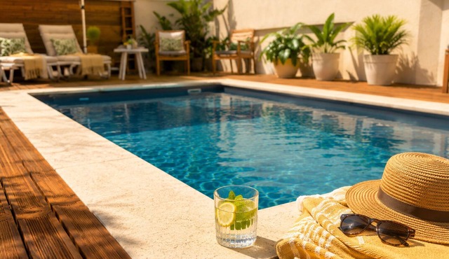 Large modern villa with pool, billiards & private parking, 5min from town center in Orange