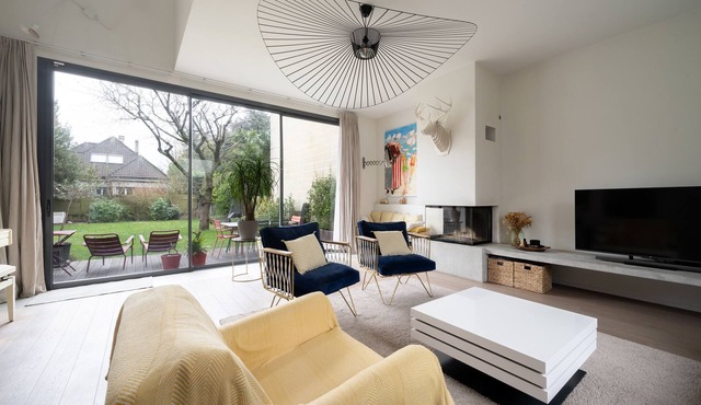 Large villa with garden in Suresnes - Welkeys in Suresnes