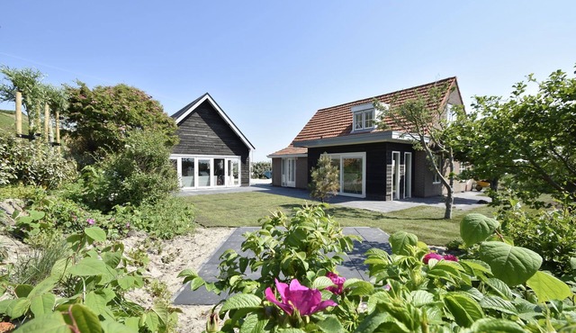 Lavish Villa in Julianadorp aan zee