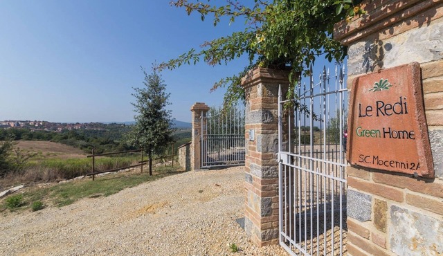 Le Redi: sustainable geothermal country villa, amazing views over Chianti hills in Quercegrossa