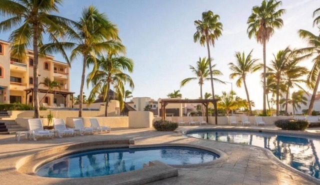 Los Cabos Cozy Studio Near Beachtfor Weekend Getaway