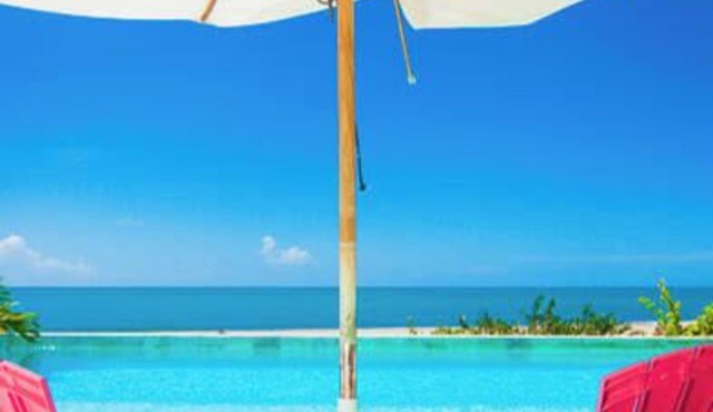 Luxurious Beach Front Villa with Pool - Out of the Blue Villa in Great Bay