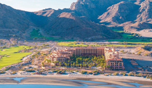 Luxurious Beachfront Retreat with Stunning Sea Views in Loreto
