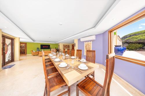 Luxury 6BR Nature Retreat Carpe Diem by Bocobay