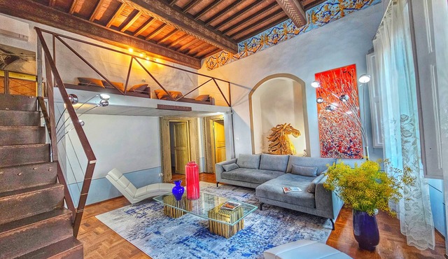 Luxury and large apartment a few steps from Duomo