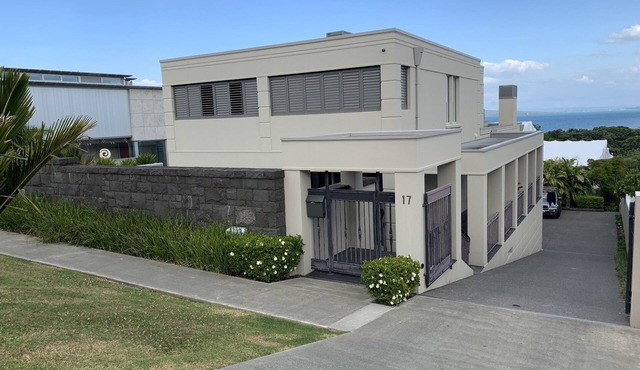 Luxury Clifftop Guest Suite By The Sea