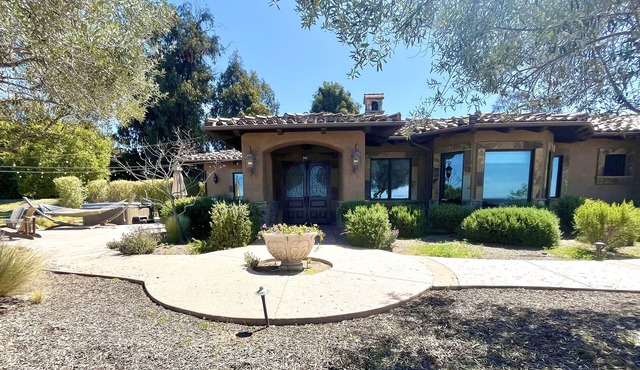 Luxury Home on Secluded Ranch, near beaches and hiking