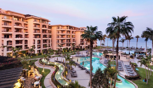 Luxury Interior-located in Award Winning Resort-on Medano Beach!