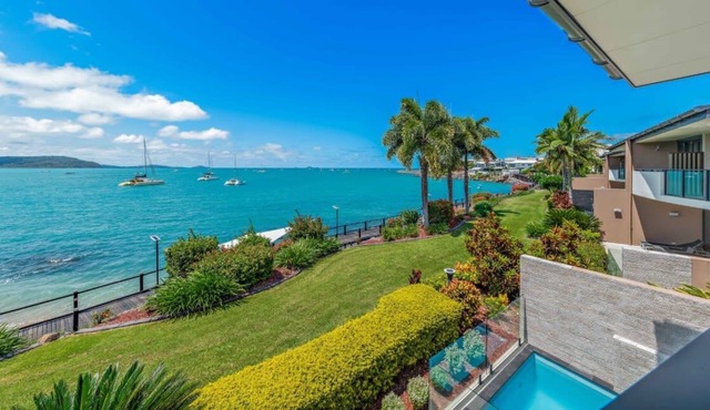 Luxury Resort Waterfront Living With Private Pool at Mirage Whitsundays. in Cannonvale