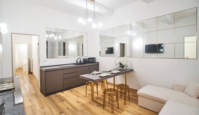 Luxury Suite ~ 5 minutes' walk from the Duomo