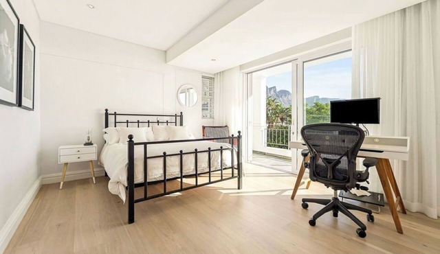 Luxury villa 120m from beach & restaurants striking ocean & mountain view-by JGM