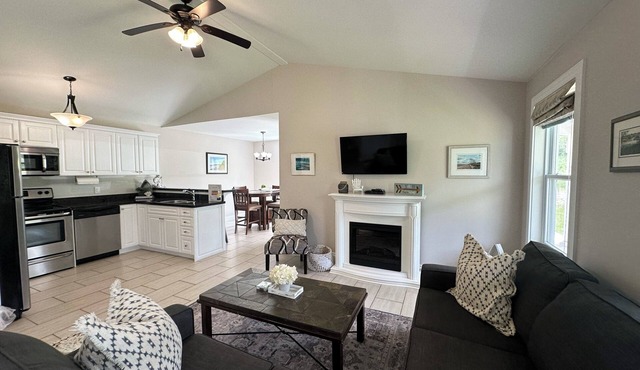 Luxury Villa With Hot Tub & Access To Pool, Minutes To Cavendish Beach in Breadalbane