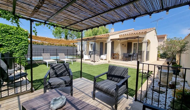 Magnificent villa 3* with heated swimming pool 7 minutes from the city center in Saint-Rémy-de-Provence