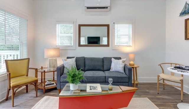 MidShipTury Cottage - 5 minutes to SAV/15 to Beach by Lucky Savannah in Thunderbolt